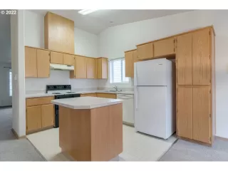 Photo #6: 21530316 Listing