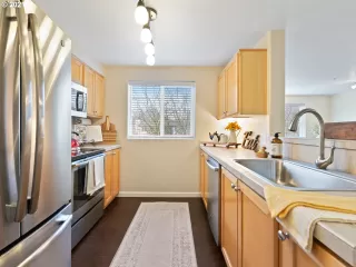 Photo #2: 21530373 Listing