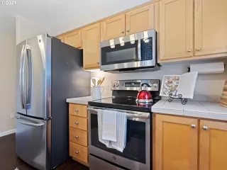 Photo #4: 21530373 Listing