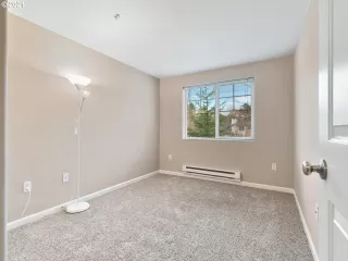 Photo #5: 21530373 Listing