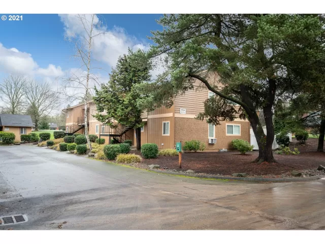 MLS: 21530551 Condo For Sale