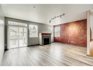 Photo #4: 21532194 Listing