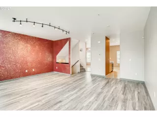 Photo #5: 21532194 Listing