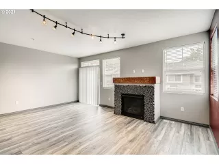 Photo #6: 21532194 Listing