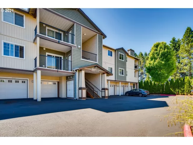 MLS: 21532202 Condo For Sale