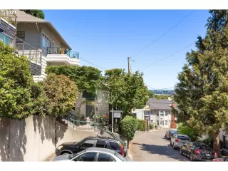 Click for more information on MLS # 21532323 : 821 SW GREEN AVE 5 More Details about MLS # 21532323 : 821 SW GREEN AVE 5
