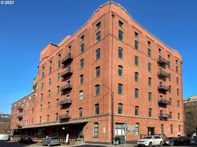 MLS: 21532517 Condo For Sale