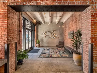 Photo #2: 21532517 Listing