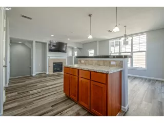 Photo #5: 21533031 Listing