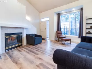 Photo #4: 21533835 Listing