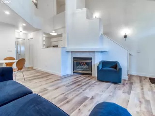 Photo #6: 21533835 Listing