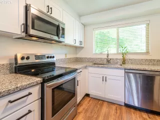 Photo #2: 21533949 Listing 