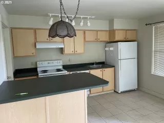 Photo #5: 21533973 Listing