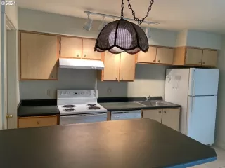 Photo #6: 21533973 Listing