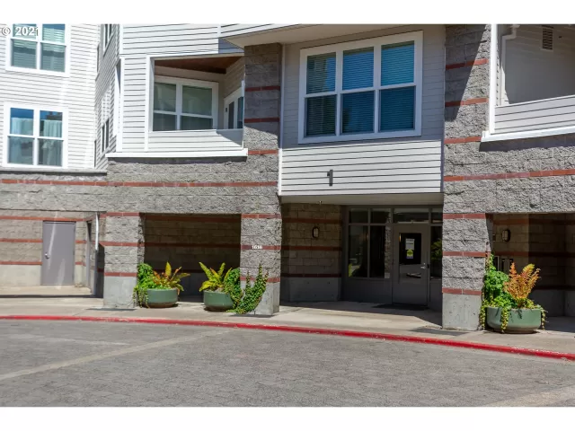 MLS: 21534253 Condo For Sale