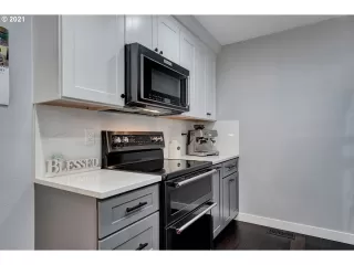 Photo #2: 21534258 Listing