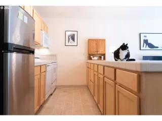 Photo #6: 21535006 Listing