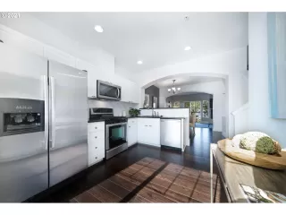 Photo #5: 21535051 Listing 