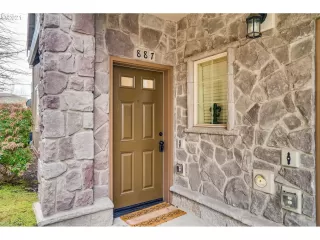 Photo #1: 21535782 Listing