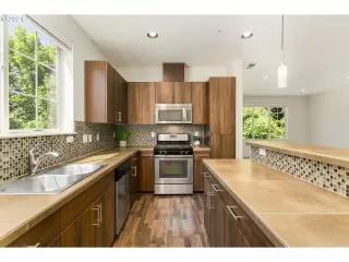 Photo #3: 21536474 Listing