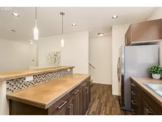 Photo #5: 21536474 Listing