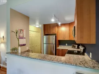 Photo #6: 21537259 Listing