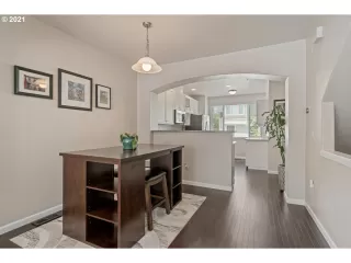 Photo #4: 21537409 Listing