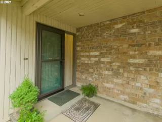 Photo #4: 21537542 Listing