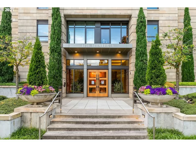 MLS: 21537738 Condo For Sale