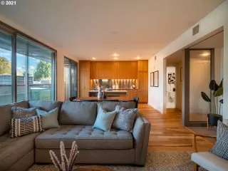 Photo #3: 21537945 Listing 