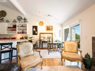 Photo #4: 21538520 Listing