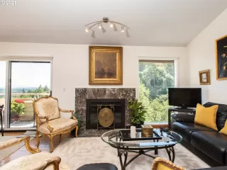 Photo #5: 21538520 Listing