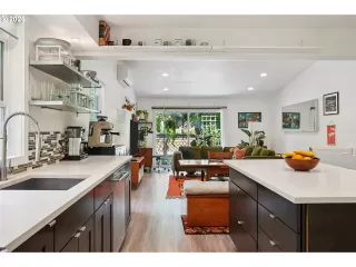 Photo #1: 215385451 Listing