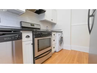 Photo #3: 21539652 Listing