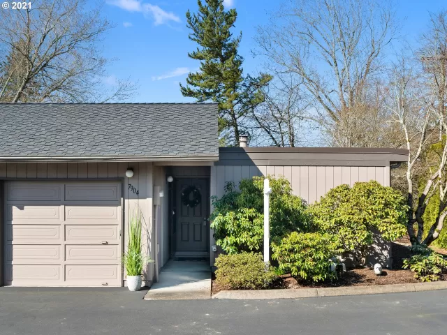 MLS: 21539709 Condo For Sale