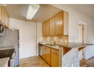 Photo #6: 21539985 Listing