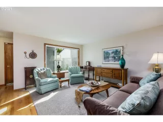 Photo #3: 21540177 Listing