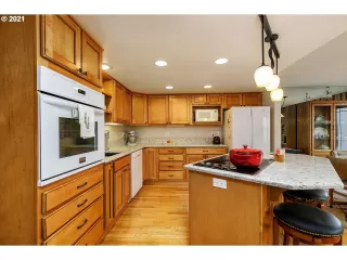 Photo #4: 21540177 Listing