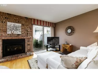 Photo #6: 21540177 Listing