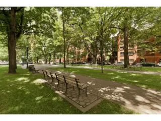 Photo #3: 21540421 Listing