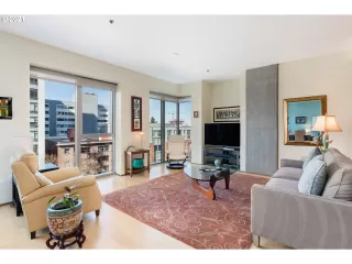 Photo #6: 21540421 Listing