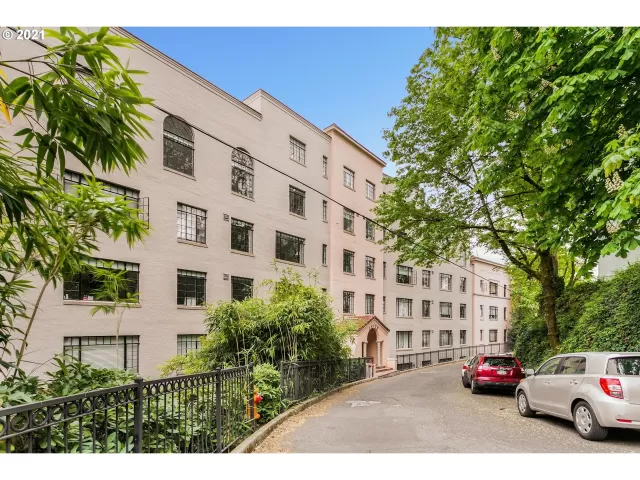 MLS: 21541448 Condo For Sale