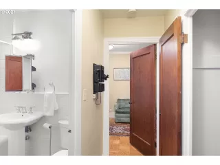 Photo #5: 21541448 Listing 