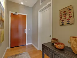 Photo #4: 21541606 Listing 