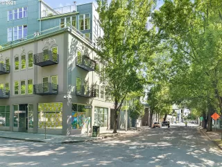 Photo #1: 21542089 Listing