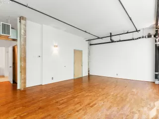 Photo #4: 21542089 Listing