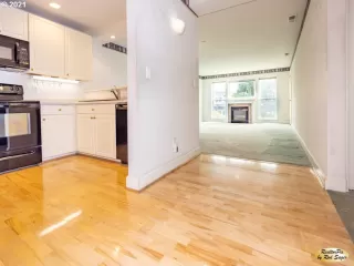 Photo #5: 21542199 Listing 