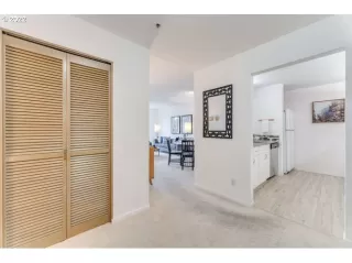 Photo #2: 21542282 Listing