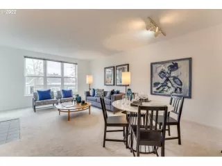 Photo #4: 21542282 Listing