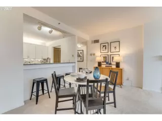 Photo #6: 21542282 Listing